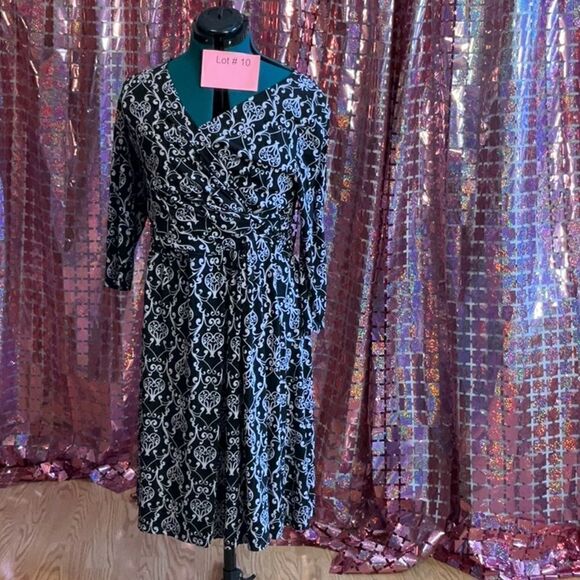 CHADWICKS size 12 dress with criss cross front, faux wrap skirt in black/white - Picture 2 of 13